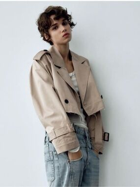 Zara Cropped Beige Trench Coat